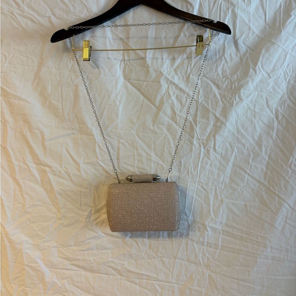 Elegant Glitter Clutch with Chain Strap
